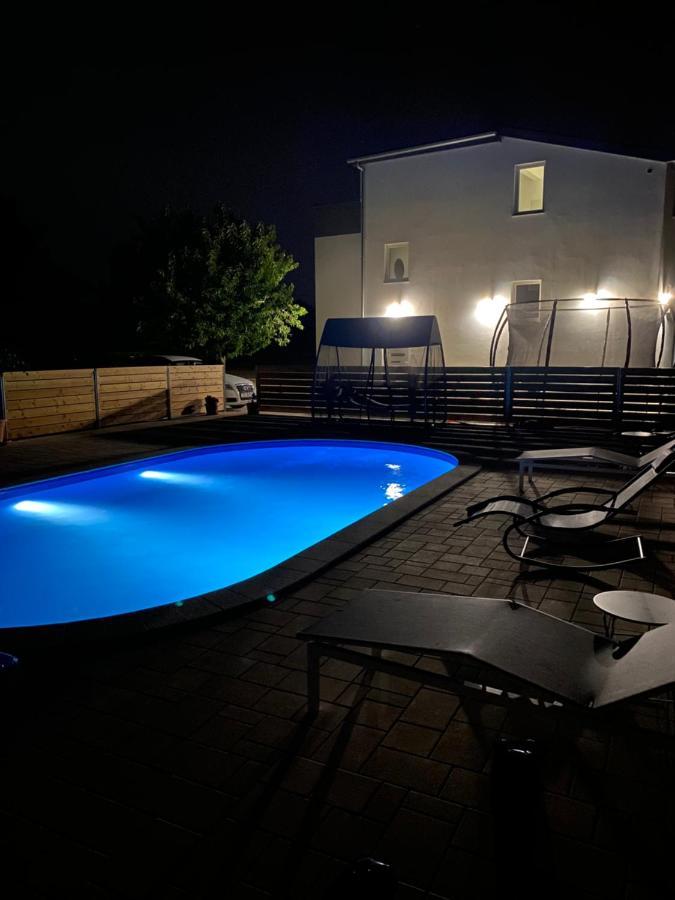 Holiday Home “Marko” With Heated Pool! Nin Exterior photo