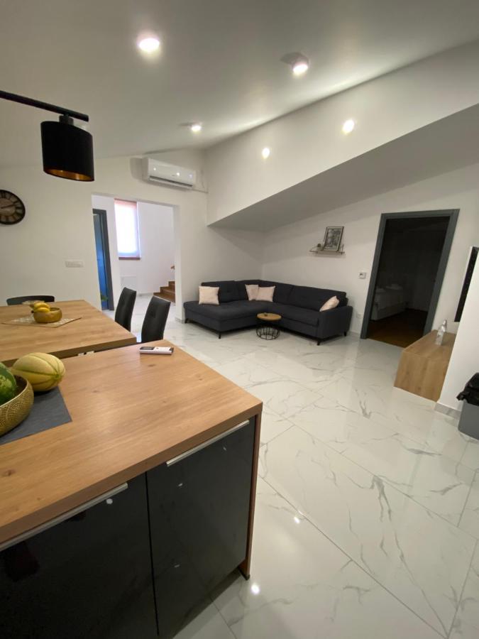 Holiday Home “Marko” With Heated Pool! Nin Exterior photo