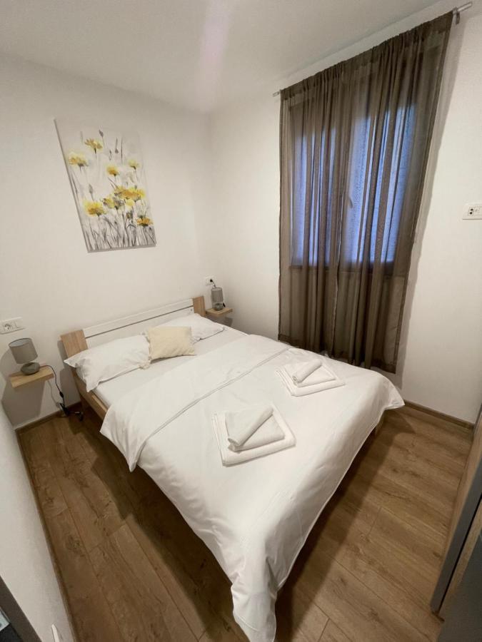 Holiday Home “Marko” With Heated Pool! Nin Exterior photo