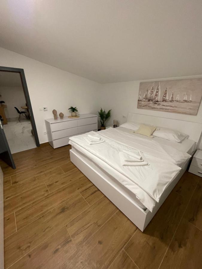 Holiday Home “Marko” With Heated Pool! Nin Exterior photo